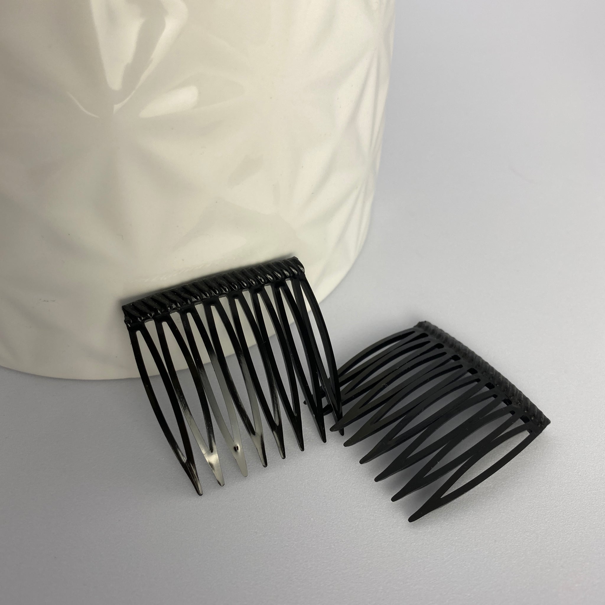 grip tuth comb tuck 1 1/2 inch size in black